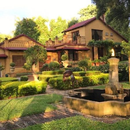The Tuscan Garden Newcastle Buitenkant foto